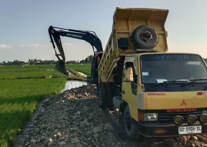 Gaspol! Timbunan Terus Berdatangan, Jalan Tani TMMD Ke-129 Kodim 1404/Pinrang Kian Terbentuk