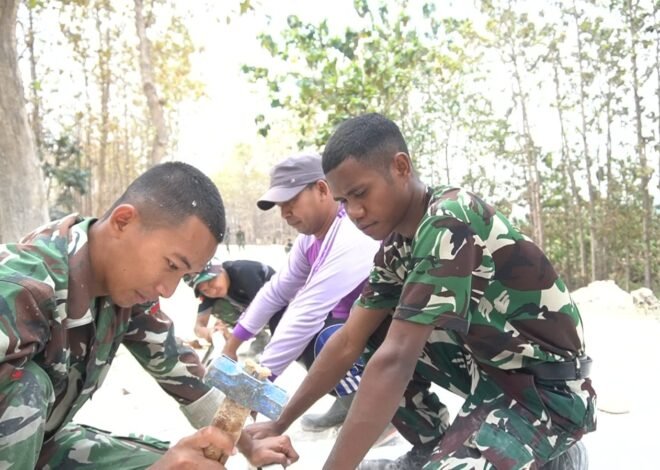 Potret Kemanunggalan TNI dan Rakyat, Pengerjaan Jalan Rabat Beton TMMD ke-129 Kodim 0812/Lamongan Capai 60 %.