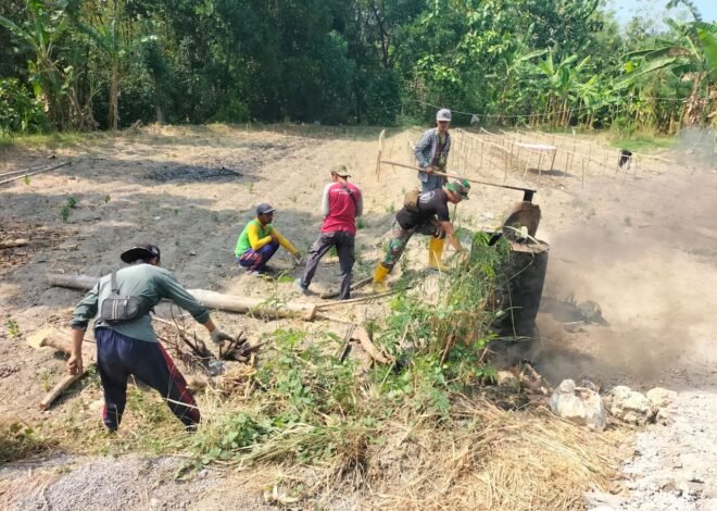Satgas TMMD Ke-129 Kodim 0813/Bojonegoro Siapkan Aspal Panas Demi Kelancaran Pembangunan