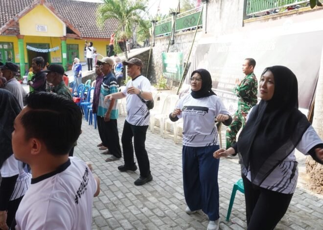 Sinergi Positif TMMD ke-129 Kodim 0812/Lamongan dan RSUD dr. Soetomo: Hadirkan Senam Bersama dan Layanan Kesehatan Lansia di Desa Tlemang