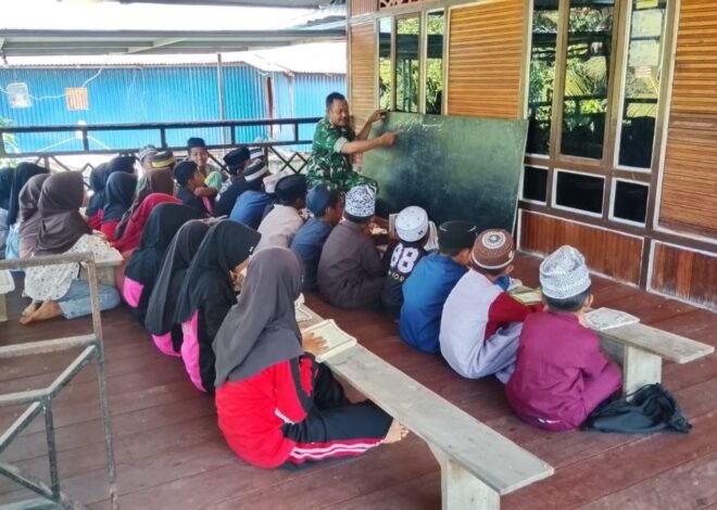 Sentuhan Humanis TMMD Ke-129, Satgas Kodim 1404/Pinrang Ajarkan Baca Tulis Al-Qur’an kepada Anak-Anak Desa Tanratuo