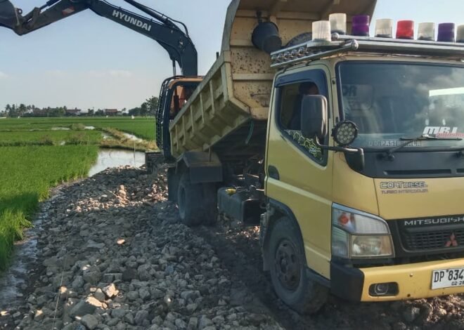 Semangat Tak Surut, Armada Truk dan Excavator Genjot Penyelesaian Sasaran Fisik TMMD Ke-129 Kodim 1404/Pinrang