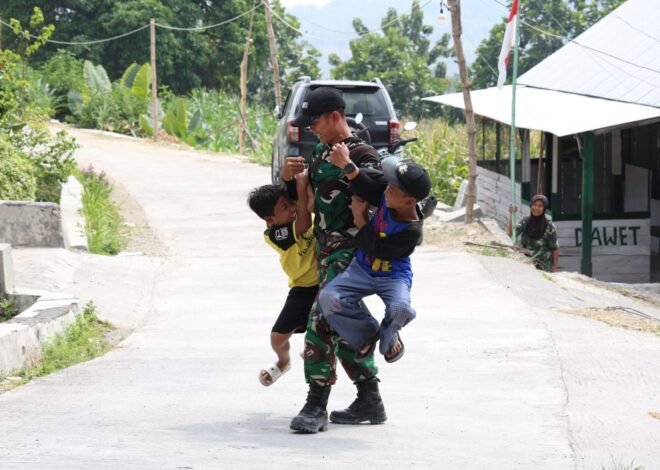 Tawa Ceria Darmono dan Fais, Bukti Hangatnya kemanunggalan TNI Bersama Rakyat di Desa Tlemang