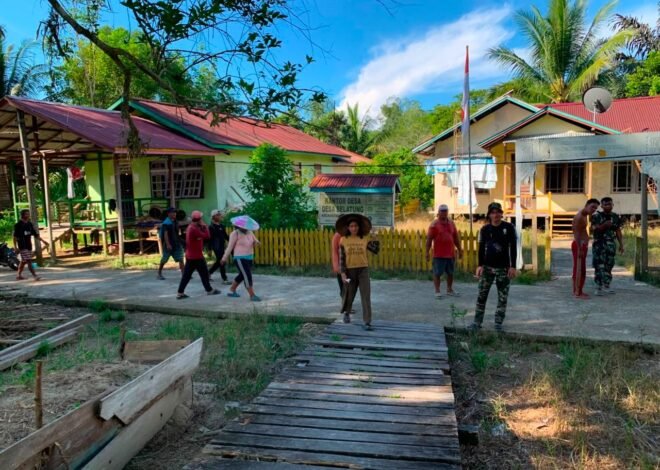 Dari Tepian Sungai Menuju Lokasi TMMD, Perjuangan Satgas Antarkan Material Pembangunan