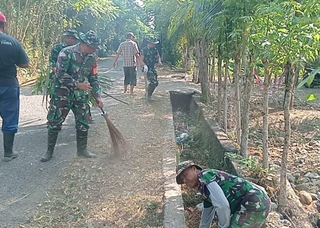 Jumat Bersih di Lokasi TMMD Ke-129, Satgas Kodim 0102/Pidie dan Warga Perkuat Budaya Gotong Royong