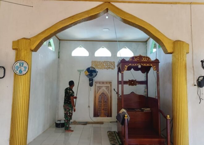 Pengecatan Masjid di Desa Polewali Terus Dikerjakan Satgas TMMD Ke-129