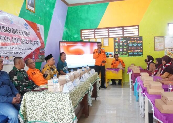 Tingkatkan Kesiapsiagaan Sejak Dini, Satgas TMMD 129 dan BPBD Lamongan Gelar Edukasi Satuan Pendidikan Aman Bencana di SDN 1 Tlemang