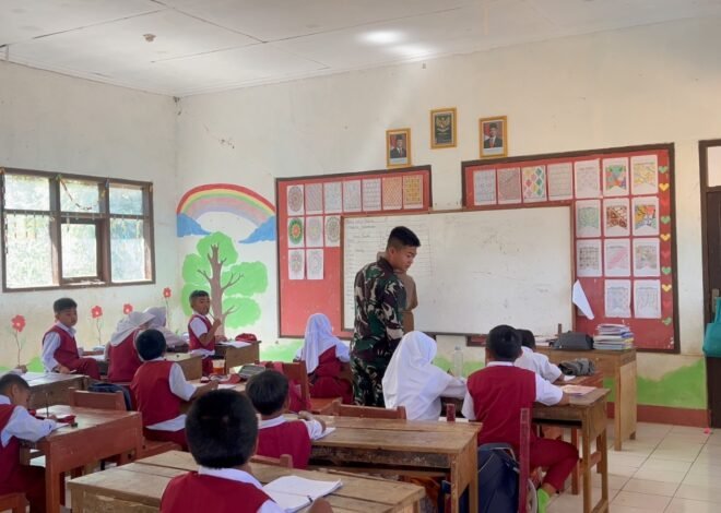 TMMD Ke-129 Kodim 0608/Cianjur Tanamkan Semangat Nasionalisme kepada Pelajar SDN Sindang Kasih