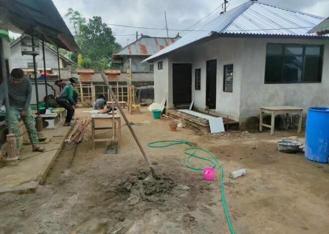 Gotong Royong Satgas TMMD dan Warga Warnai Pemasangan Keramik RTLH Ni Nengah Madri