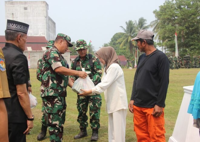 TMMD ke-130: TNI Berikan Dukungan Sosial lewat Bantuan Sembako di Kandang Limun