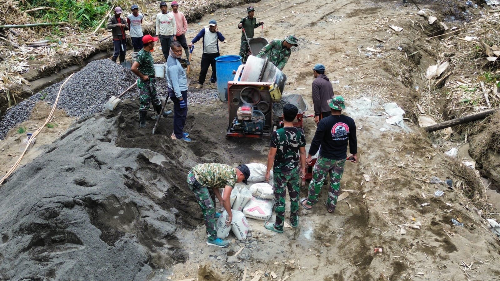 Hari Ke-16 TMMD Ke-129 Bangli, Progres Rabat Beton Tembus 61 Persen