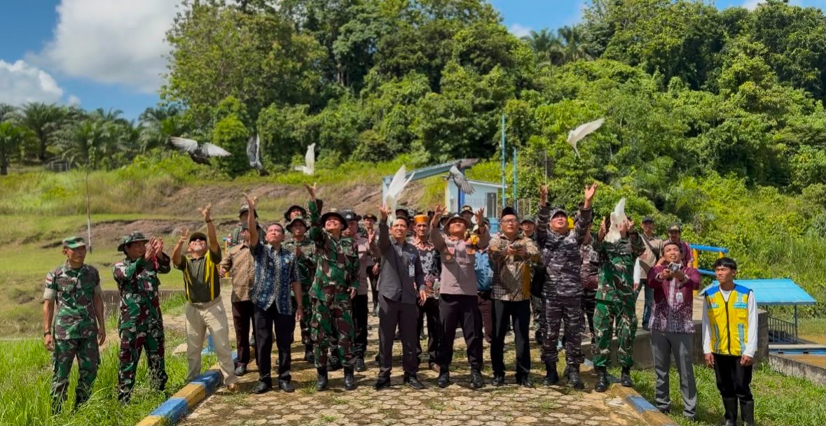 TMMD Ke-129 Kodim 0911/Nunukan Tebar Bibit Ikan Lokal dan Lepas Burung Merpati