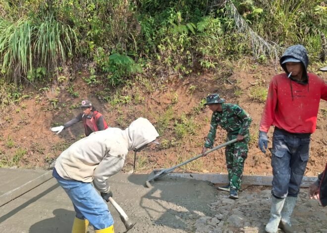 Kolaborasi Yon TP 938/Pancasona dan Warga Percepat Pengecoran Jalan TMMD Ke-129 Cianjur