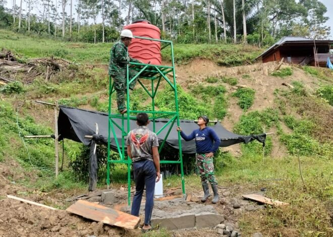 Satgas TMMD Ke-129 Kodim 1407/Bone Pasang Tandon Air pada Tower Sumur Bor Titik 1