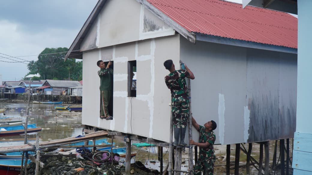 Renovasi RTLH di Desa Polewali Masuki Tahap Pemasangan Dinding dan Aplus