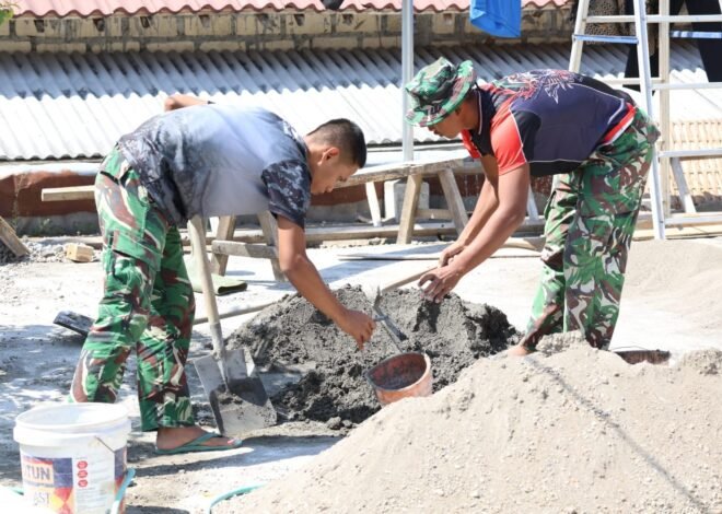 Tak Main-Main! Satgas TMMD 129 Kodim 0812/Lamongan Racik Adukan Semen Kualitas Super Demi Lantai Kramik Kokoh RTLH Desa Tlemang