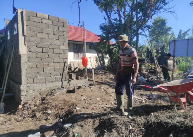 Gotong Royong Satgas TMMD dan Warga Percepat Pembangunan MCK di Desa Sekardadi