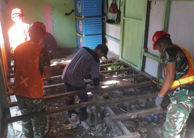 Gotong Royong Satgas TMMD dan Warga Percepat Renovasi RTLH Milik Ibu Wahida
