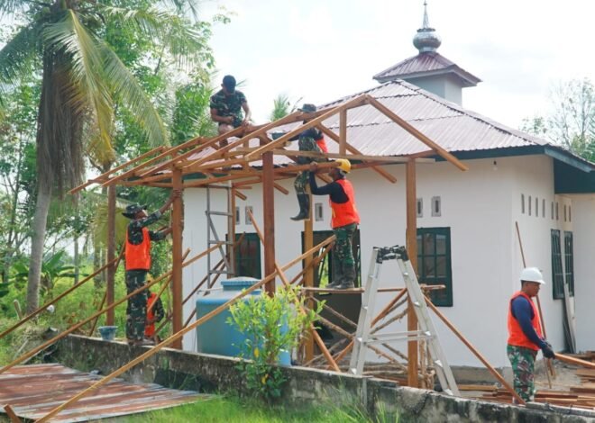Pembuatan Tempat Wudhu Musholla Darul Iman Terus Dikebut Satgas TMMD Ke-129