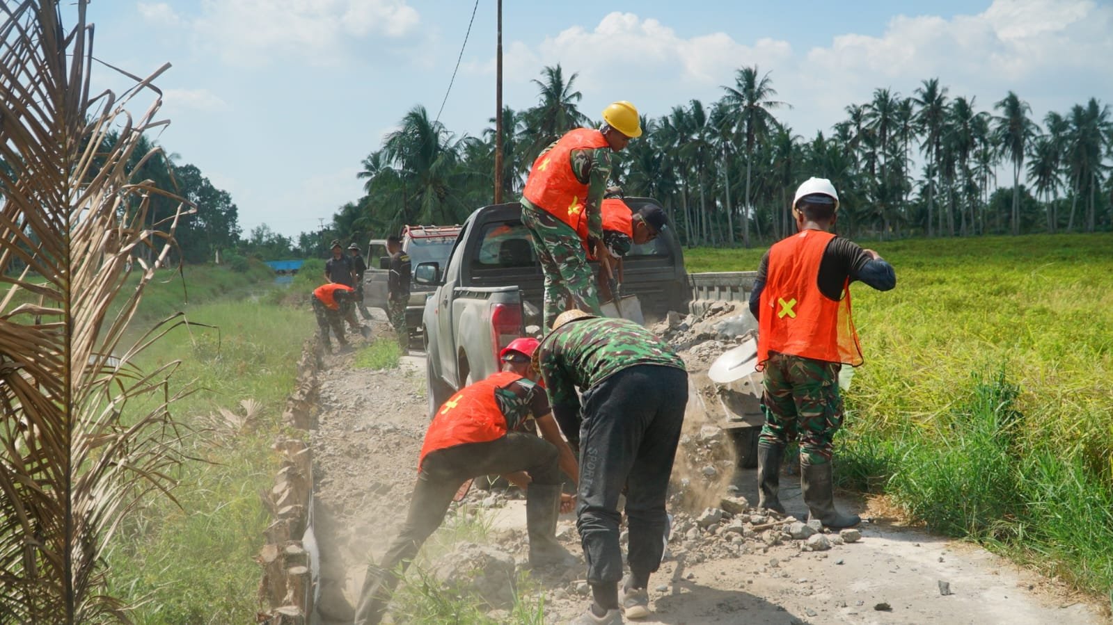 Proses Becros Jalan Terus Berjalan, TMMD Ke-129 Buka Akses dan Kurangi Keterisolasian Desa