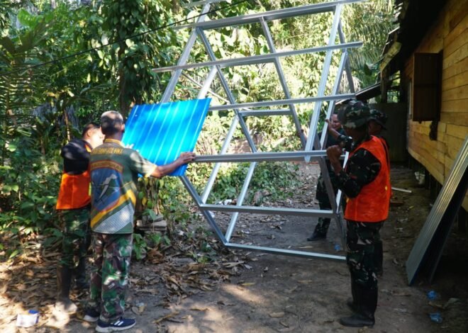 Gotong Royong TNI dan Warga Bandaraya Rakit MCK Sasaran 4 TMMD