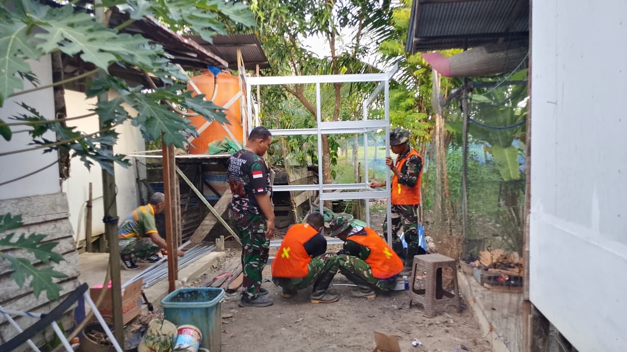 Wujudkan Desa Healthy & Higienis, Satgas TMMD Ke-129 Kalteng Tancap Gas Rakit Fasilitas MCK
