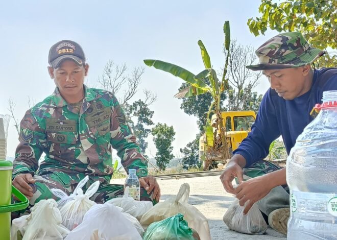 Kepedulian Warga Desa Tlemang Jadi Penyemangat Satgas TMMD 129 Menuntaskan Pembangunan