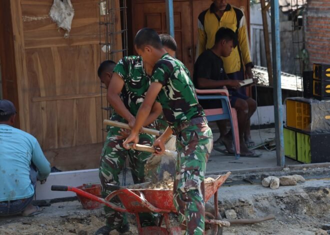 Gotong Royong Satgas TMMD dan Warga Percepat Pembangunan Rumah Bapak Bayu