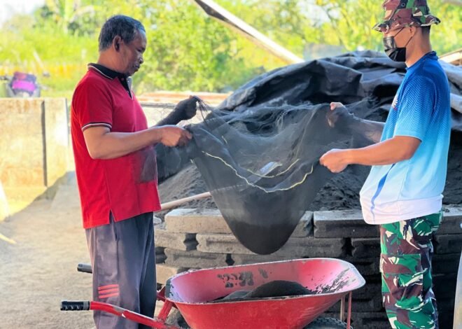 Semangat Warga Sekardadi Tak Surut, Bapak Wayan Pasta Turut Siapkan Material Plester RTLH