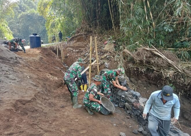 Gotong Royong TNI dan Warga Percepat Penyelesaian Empat Titik DPT TMMD Ke-129
