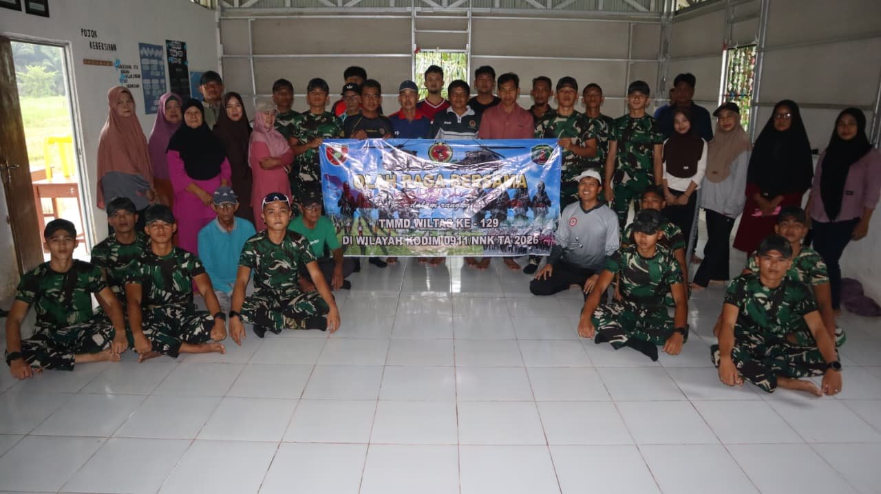 Olahraga Bersama Satgas TMMD Ke-129 Pererat Kebersamaan TNI dan Warga Desa Liang Bunyu