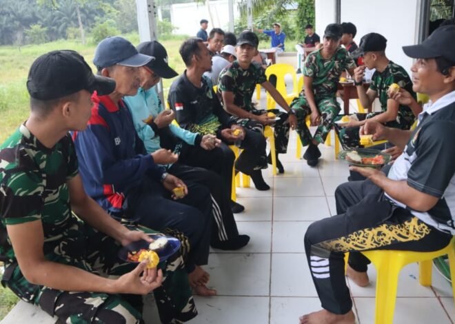 Jagung Rebus Jadi Perekat Kebersamaan, Satgas TMMD Ke-129 dan Warga Liang Bunyu Nikmati Momen Penuh Kekeluargaan