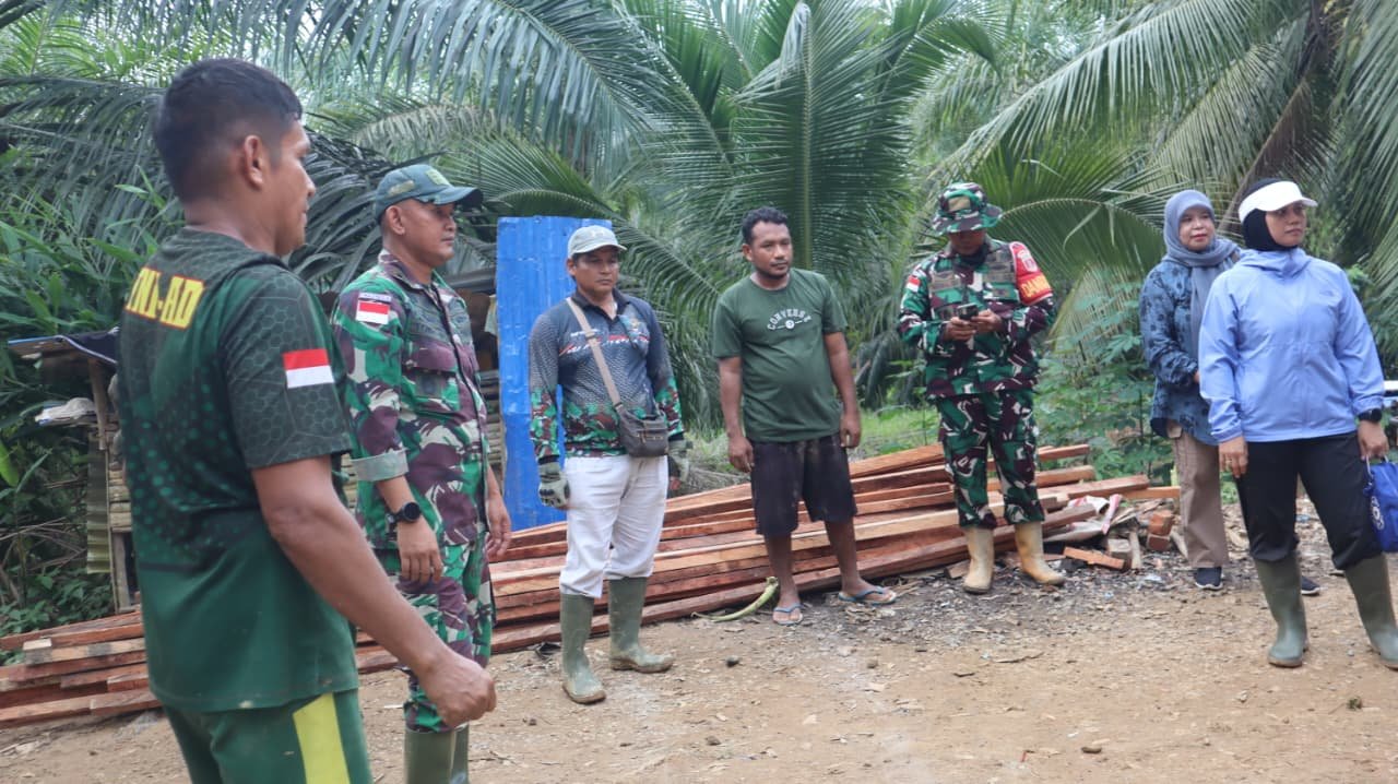 Dansatgas TMMD Ke-129 Cek Langsung Material Pembangunan, Pastikan Hasil Berkualitas untuk Warga Liang Bunyu