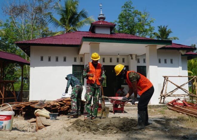 Pengecoran Pagar Musholla Darul Iman Jadi Fokus Pekerjaan Satgas TMMD Ke-129