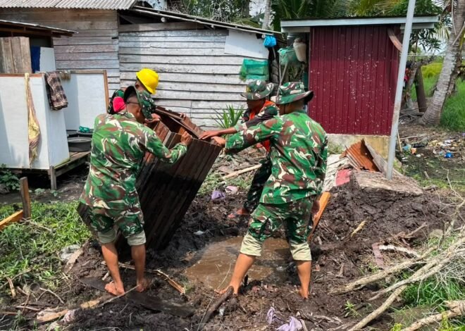 Gotong Royong Satgas dan Warga Percepat Pembangunan MCK di Rumah Ibu Jumiah