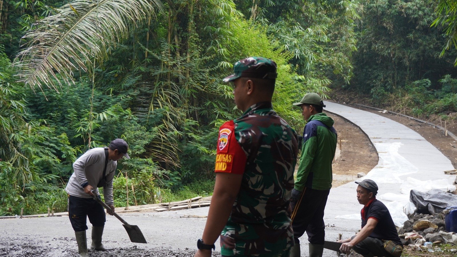 Dansatgas TMMD Ke-129 Kodim 1626/Bangli Optimistis Sasaran Rabat Beton Rampung Tepat Waktu