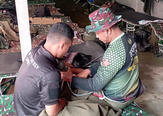 Personel Kesehatan Satgas TMMD Ke-129 Kodim 1626/Bangli Siaga Jaga Kondisi Prajurit dan Warga