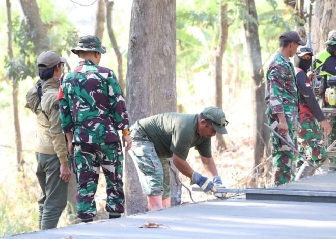 Tinggal Bersama Warga, Satgas TMMD ke-129 Bangun Ikatan Kekeluargaan di Desa Tlemang