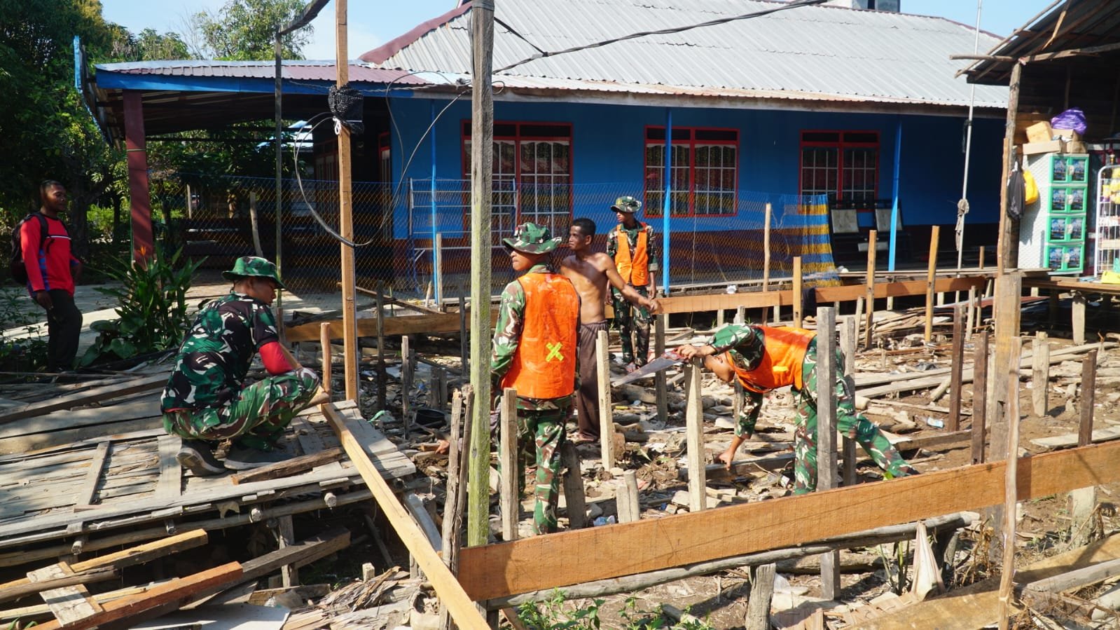 Sinergi Satgas TMMD dan Warga Wujudkan Rumah Layak Huni dari Pondasi yang Kokoh