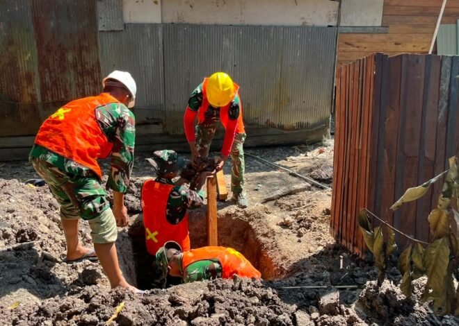 Gotong Royong Satgas TMMD dan Warga Bangun Sanitasi Layak untuk Ibu Jubaidah