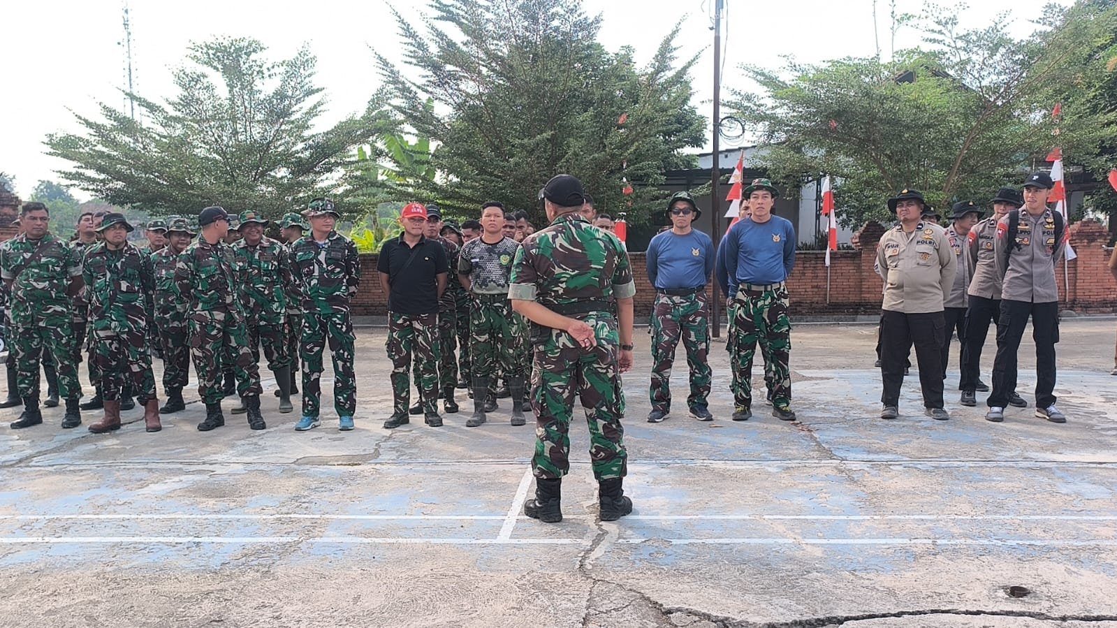 Apel Pengecekan dan Pembagian Tugas TMMD ke-129 Kodim 0620/Kab. Cirebon Bersama TNI, Polri, Pemdes, dan Masyarakat Satukan Langkah Menuju Sukses TMMD