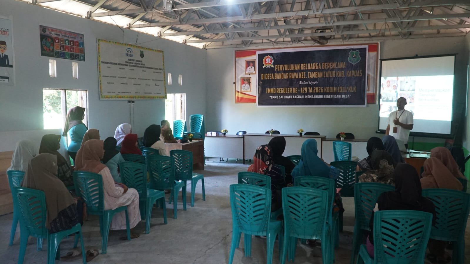 Sinergi Satgas TMMD dan Pemerintah Hadirkan Edukasi KB bagi Masyarakat Desa Bandar Raya