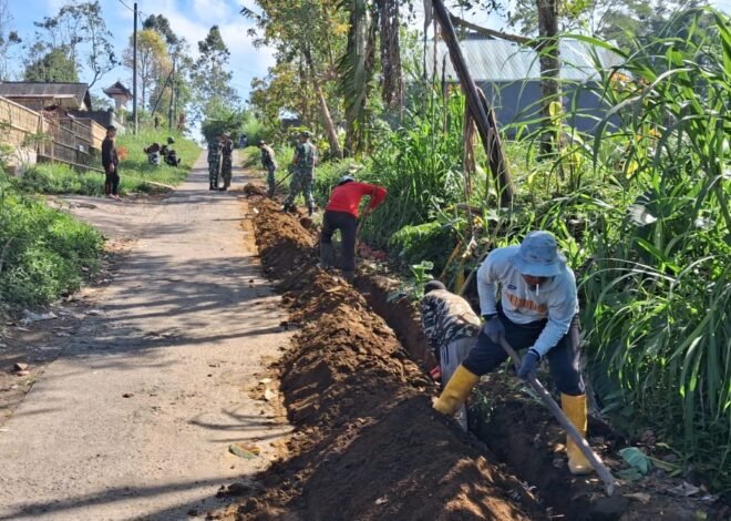 Gotong Royong Satgas dan Warga Percepat Pembangunan Pipanisasi TMMD Ke-129