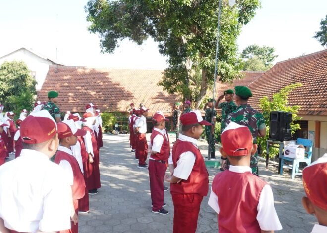 Kemanunggalan TNI dan Dunia Pendidikan, Satgas TMMD Tanamkan Karakter Sejak Bangku Sekolah