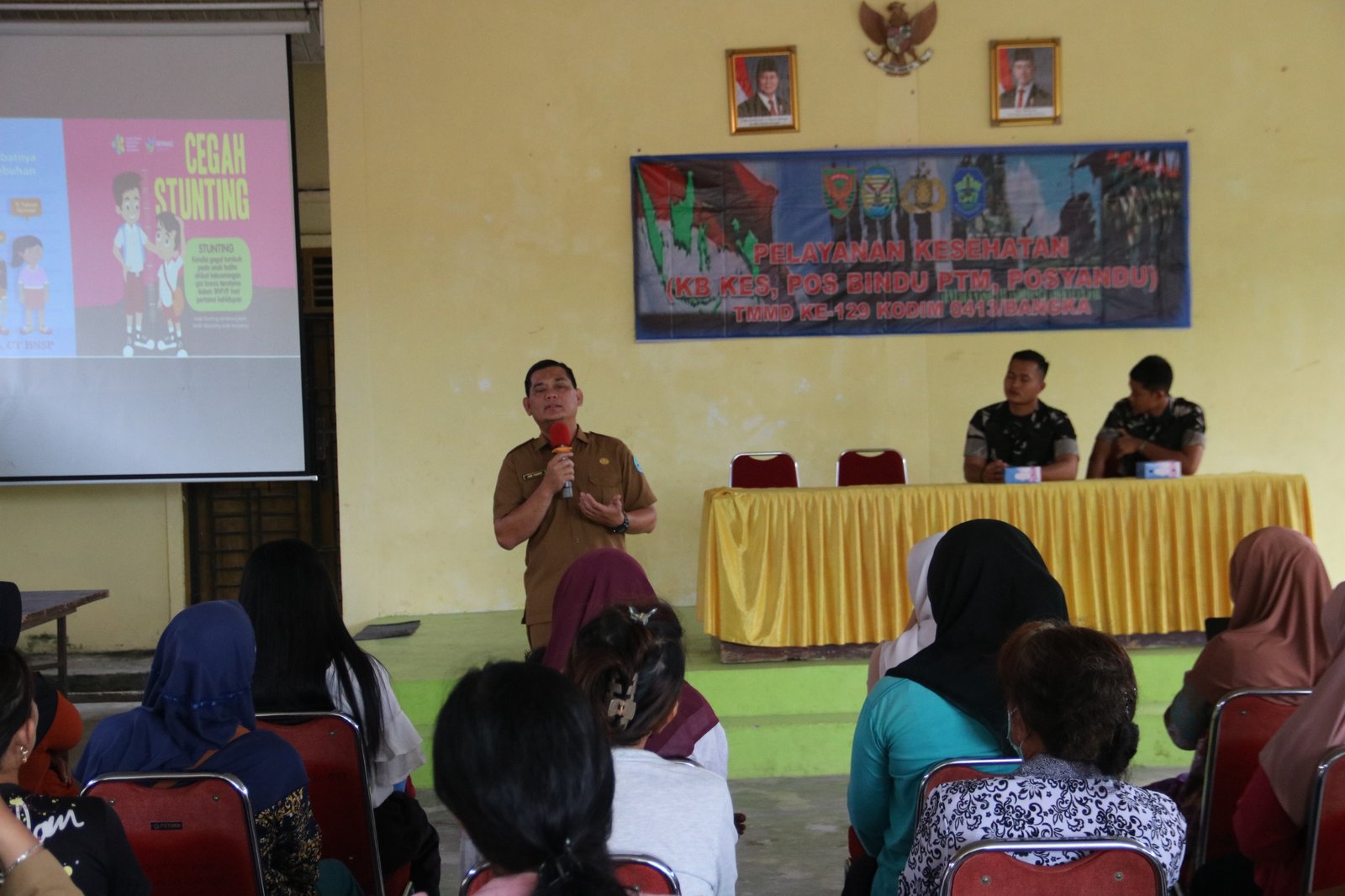 Penyuluhan KB TMMD ke-129 di Desa Deniang Bekali Warga Cegah Stunting Sejak Keluarga