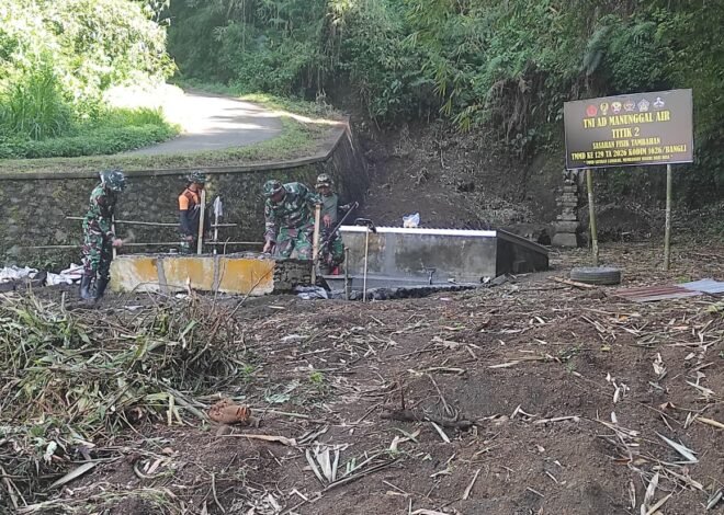 Semangat Gotong Royong Warnai Pembangunan Bak Penampungan Air Program TNI Manunggal Air
