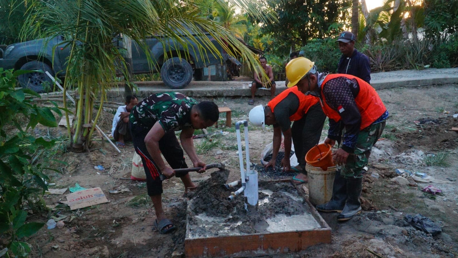 Kolaborasi Satgas TMMD dan Warga Antarkan Sumur Bor Sasaran 3 Rampung Tepat Waktu