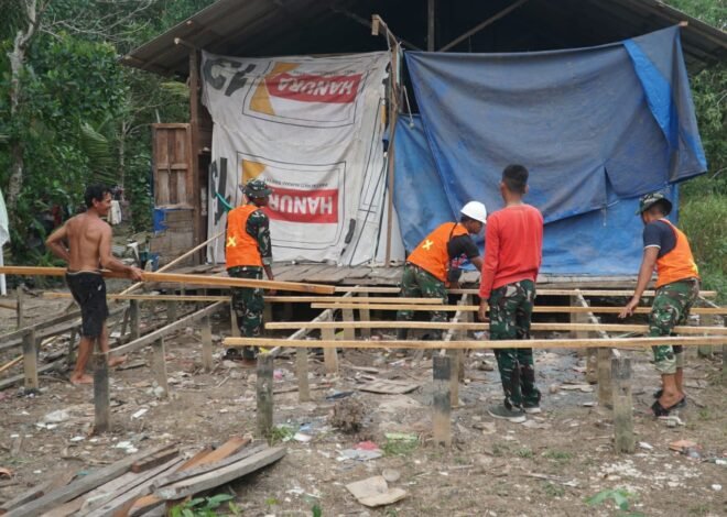 Pemasangan Kerangka Gelagar Jadi Tahap Penting Pembangunan RTLH Sasaran 3 TMMD Ke-129