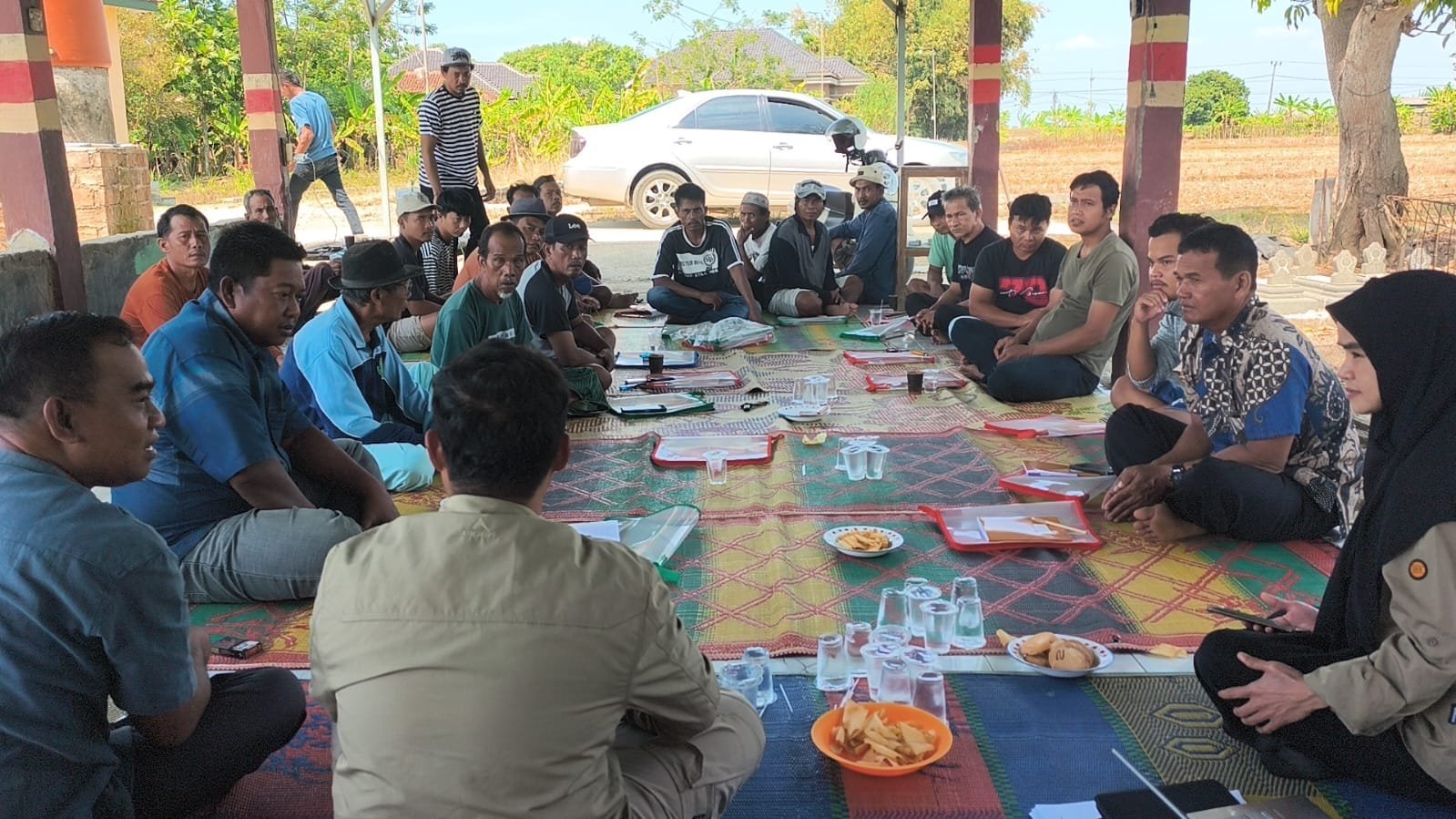 Perkuat Ketahanan Pangan, TMMD ke-129 Hadirkan Sosialisasi Pemberian Obat Hama Padi (Tikus) bagi Masyarakat dan Kelompok Tani Desa Luwung Kencana