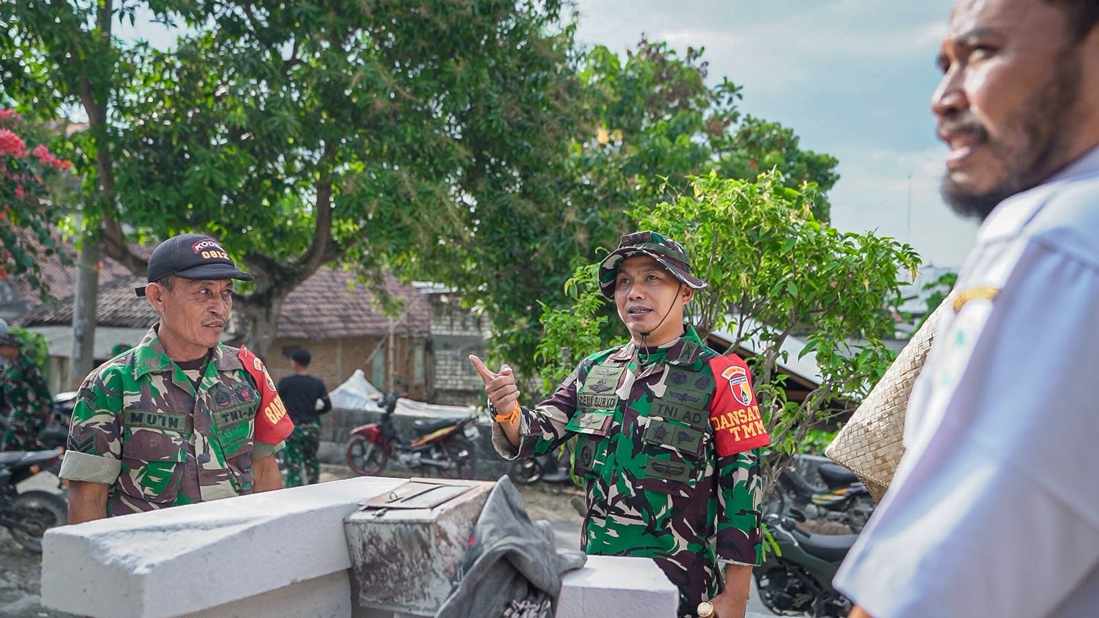 Menjaga Kualitas Demi Senyum Warga: Dansatgas TMMD 129 Kodim 0812/Lamongan Cek Langsung Material Bangunan di Desa Tlemang